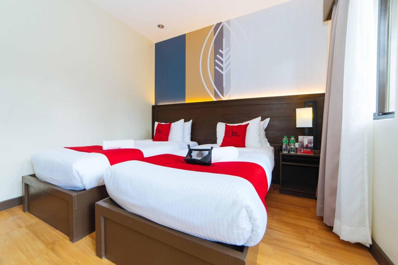 Hotel Reddoorz Premium @ Sta Rosa Tagaytay Road Silang Exterior foto