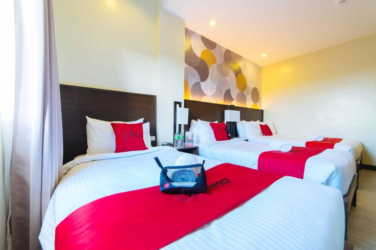 Hotel Reddoorz Premium @ Sta Rosa Tagaytay Road Silang Exterior foto