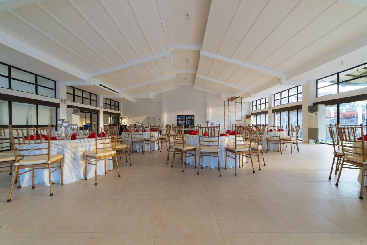 Hotel Reddoorz Premium @ Sta Rosa Tagaytay Road Silang Exterior foto