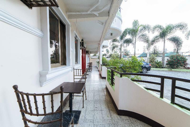 Hotel Reddoorz Premium @ Sta Rosa Tagaytay Road Silang Exterior foto